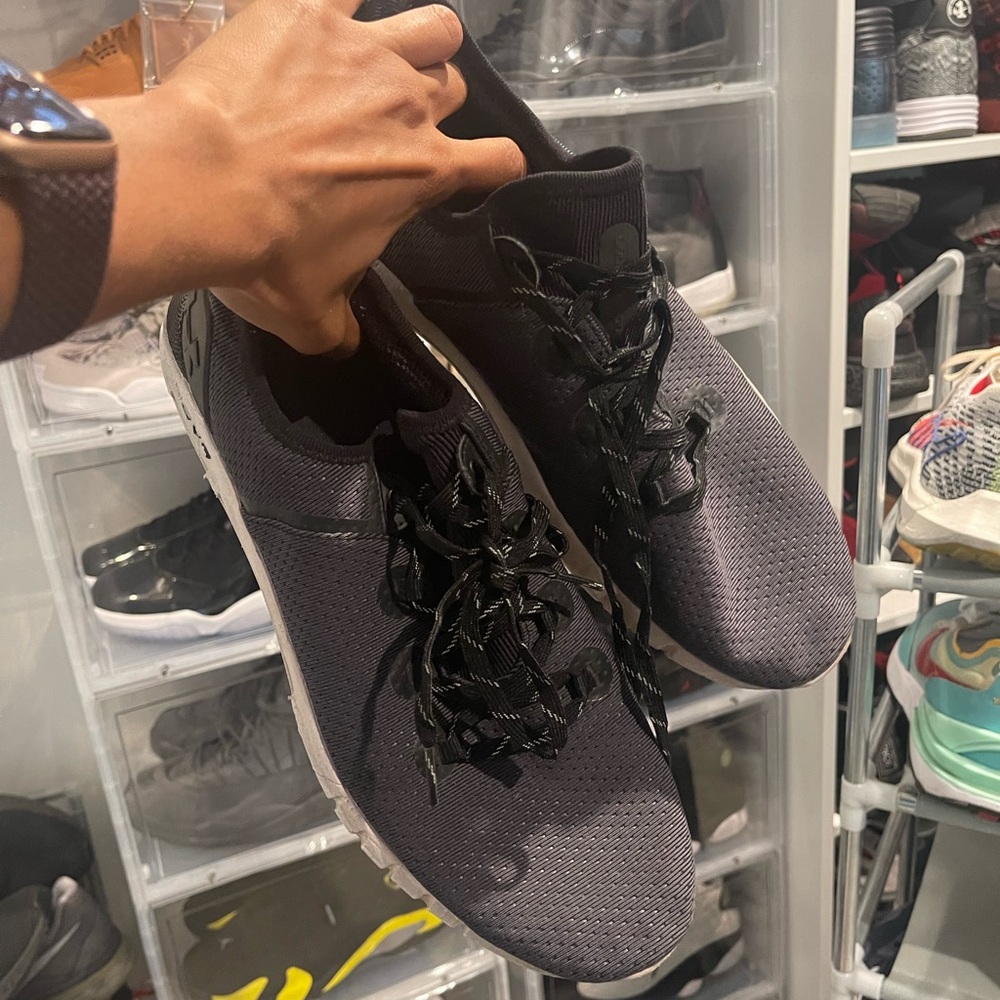 Mens Under Armour - Size 12